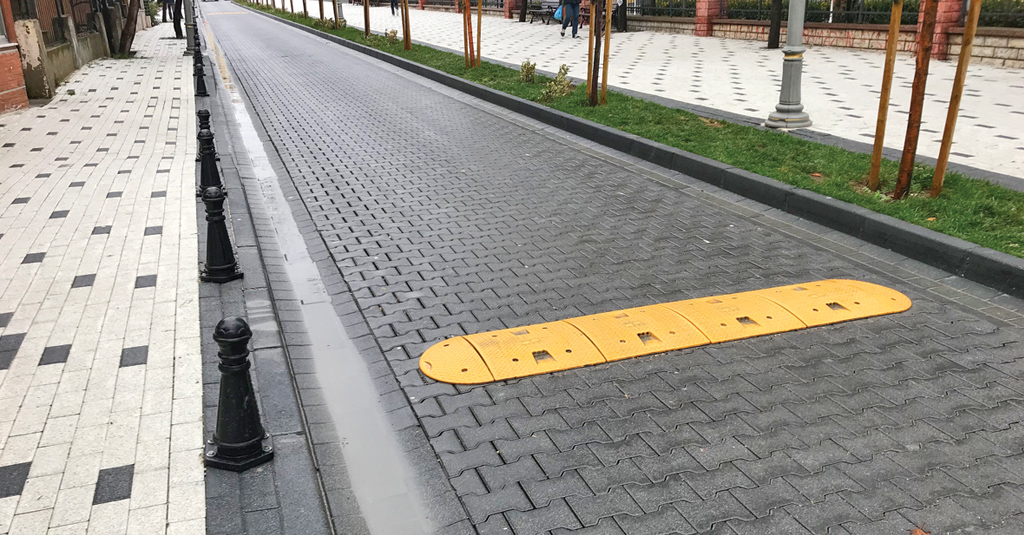 Kilitli Parke Taşı İle Otopark Düzenlemesi